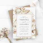 Boho Protea Pampas Grass Floral Wedding Kaart<br><div class="desc">Deze trouwuitnodiging bevat geschilderde waterverf-eiwitten,  witte orchideeën,  droog pampasgras,  witte antholieken,  bladeren met een kamelenrechthoekig lijst. Voor meer geavanceerde aanpassing van dit ontwerp,  te klikken gelieve de "pas verder"verbinding aan. Overeenkomende objecten zijn ook beschikbaar.</div>