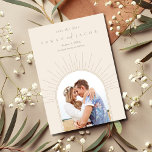 Boho Radiant Arch Photo Wedding Save The Date<br><div class="desc">Deel je foto en de komende trouwdatum met familie en vrienden met deze boho-geïnspireerde sparen de data.</div>