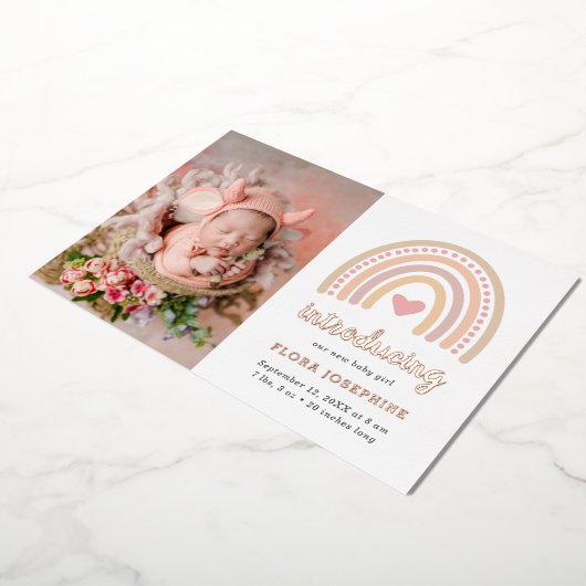 Boho Rainbow Roos Gold Foto geboorteaankondiging Folie Uitnodiging (Gedraaid)