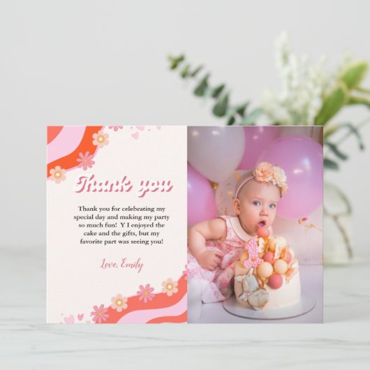 Boho Retro Groovy Daisy Verjaardag bedankje Aankondiging (Staand voorkant)