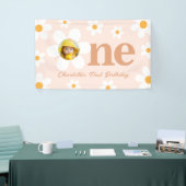 Boho Retro Pink Daisy Eerste Verjaardag Foto Spandoek (Beurs)