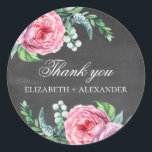 Boho roze bloemen. Chalkboard bruiloft dank u Ronde Sticker<br><div class="desc">Chalkboard bruiloft dank u sticker met boho roze bloemen. Contacteer me,  alstublieft,  als u extra punten nodig hebt.</div>