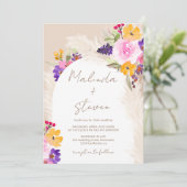 Boho roze bloemenpampas woestijnboog bruiloft kaart (Staand voorkant)