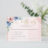 Boho roze en blauw bloemeneucalyptus rsvp kaart (Staand voorkant)