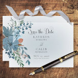 Boho Rust & Blue Floral Save the Date Kaart<br><div class="desc">Deze bruiloft bewaart het datumkaartontwerp prachtige blauwe en verbrande oranje roestachtige waterverf hoekfloralen op een zachte blauwe rechthoek die op een witte achtergrond wordt geplaatst. Zacht en delicaat; perfect voor elk seizoen. Creëer door Simply Farmhouse Press.</div>