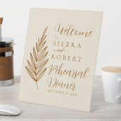 Boho Script Text Rehearsal Dinner Welcome Reclamebord Met Voetstuk (Insitu)