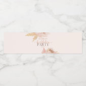 Boho Soft Pink Floral Flowers Birthday Party Waterfles Etiket (Enkel label)