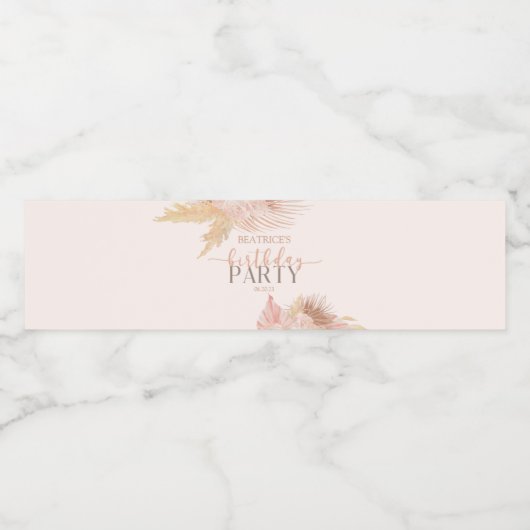 Boho Soft Pink Floral Flowers Birthday Party Waterfles Etiket (Enkel label)