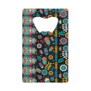 Boho stamschedels: kleurrijk patroon. creditkaart flessenopener