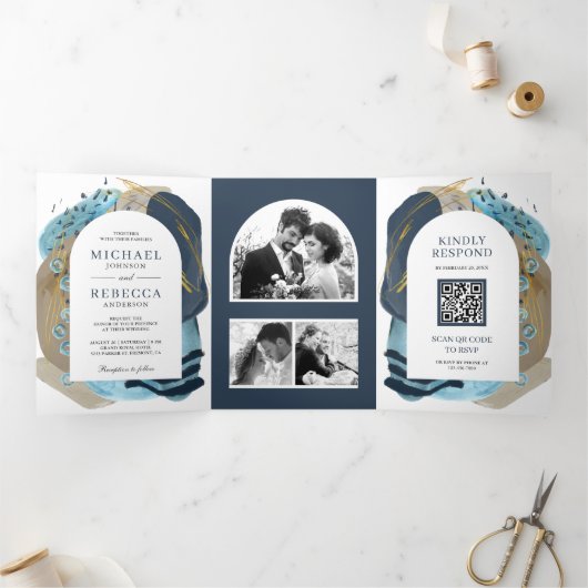 Boho Taupe Navy Blue Brush Strokes QR Code Weddens Drieluik Uitnodiging (Binnen)