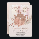 Boho Teapot Hydrangeas Pampas 21st Birthday Party Kaart<br><div class="desc">Boho roze en terracotta hydrangeas en pampas en gedroogde grassen met terracotta teapot en scripttekst "Birthday" "PAR-TEA" [partij] met waterverf faux texturen en marmer look gradiënten. Alle tekst is editable behalve de het manuscripttekst van de "Dagen"die slechts door ontwerper kan worden uitgegeven. Composietontwerp per feestdag — Design.</div>