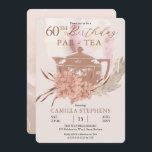 Boho Teapot Hydrangeas Pampas 60th Birthday Party Kaart<br><div class="desc">Boho roze en terracotta hydrangeas en pampas en gedroogde grassen met terracotta teapot en scripttekst "Birthday" "PAR-TEA" [partij] met waterverf faux texturen en marmer look gradiënten. Alle tekst is editable behalve de het manuscripttekst van de "Dagen"die slechts door ontwerper kan worden uitgegeven. Composietontwerp per feestdag — Design.</div>