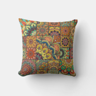 Boho tegels: kleurrijk patchwork naadloos patroon kussen