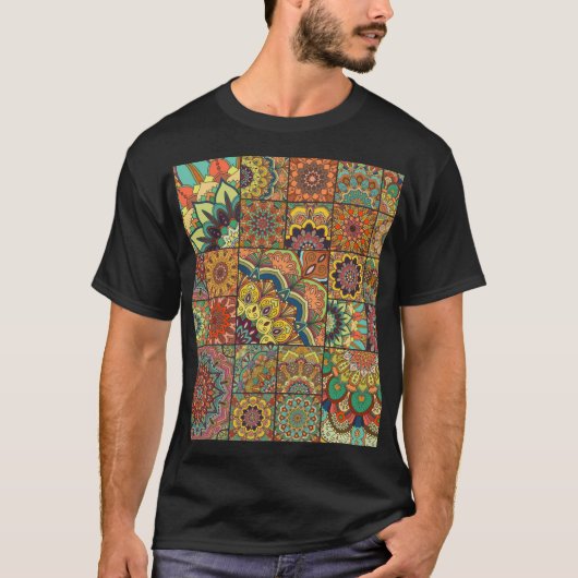 Boho tegels: kleurrijk patchwork naadloos patroon t-shirt (Voorkant)