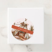 Boho-tent met bloemen en veren bruiloft bedankjes labels (In situ)