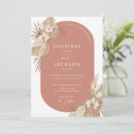 Boho Terracotta Arch Pampas Grass Wedding Kaart (Staand voorkant)