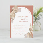 Boho Terracotta Arch Pampas Grass Wedding Kaart (Staand voorkant)