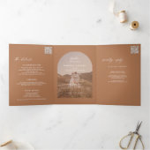Boho terracotta arch photo QR code wedding Drieluik Uitnodiging (Binnen)