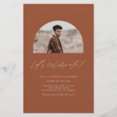 Boho Terracotta Boog Foto Afstuderen Uitnodiging (Achterkant)