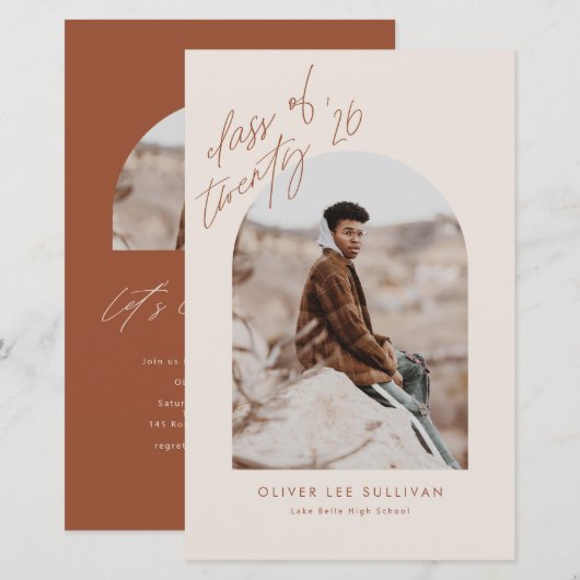 Boho Terracotta Boog Foto Afstuderen Uitnodiging (Voorkant / Achterkant)