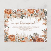 Boho Terracotta Roest Beige Bloemrijke Script Verh Aankondigingskaart (Voorkant)