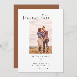 Boho terracotta trouwfoto bewaar de datum save the date