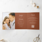 Boho Terracotta Wedding RSVP Details QR Code Foto Drieluik Uitnodiging (Binnen)