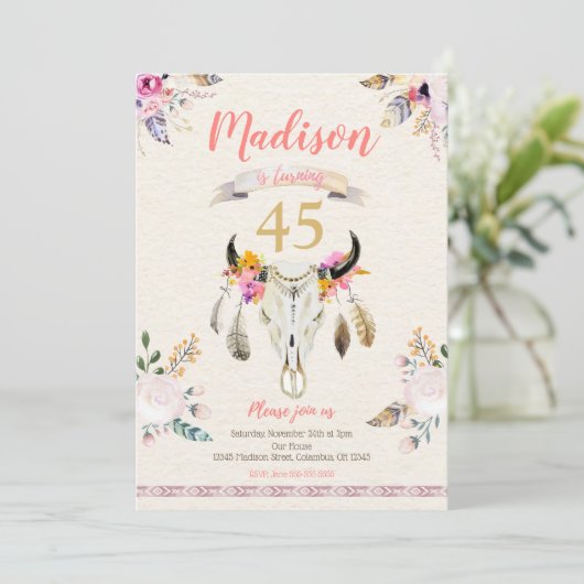 Boho Tribal Floral Skull Birthday Uitnodiging (Staand voorkant)