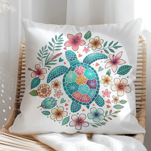 Boho Turquoise Bloemrijke Zee Schildpad - Kust  Kussen (Boho Turquoise Floral Sea Turtle - Coastal Throw Pillow on a sunny boho rattan chair.)