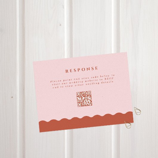 Boho Wavy Edge Terracotta & Blush QR Code Weddensc RSVP Kaartje