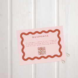 Boho Wavy Terracotta & Blush Wedding QR Code RSVP Kaartje