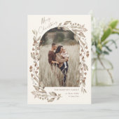 Boho Wilde Bloem Boog Foto Kerstmis Feestdagenkaart (Staand voorkant)