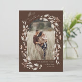 Boho Wilde Bloem Boog Foto Kerstmis Feestdagenkaart (Staand voorkant)