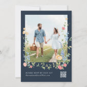 Boho Wilde Bloem Navy Foto QR Code RSVP Trouwfeest Kaart (Achterkant)