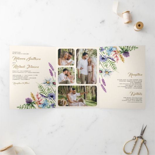 Boho Wildflower Foto in één roam bruiloft Drieluik Uitnodiging (Binnen)