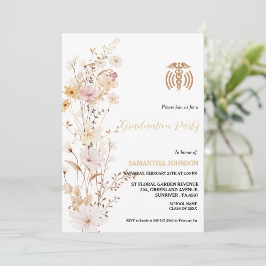 Boho Wildflower Grass Verpleegster Meisje Afstudee Kaart (Staand voorkant)