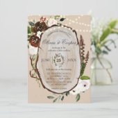 Boho Wood Slice Feather Marsala Floral Wedding in Kaart (Staand voorkant)