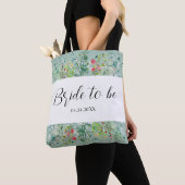Boho Zacht Groen met Wilde Bloemen Bruid Wordt  Tote Bag (Dichtbij)