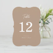 Boho Zand Uitgestanste Script Bruiloft Tafelnummer (Staand voorkant)