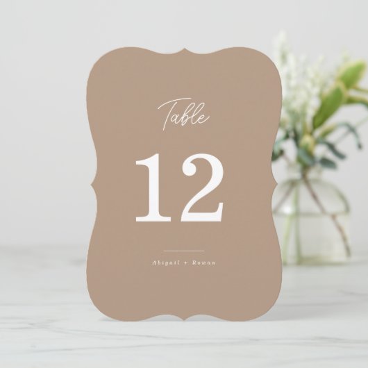 Boho Zand Uitgestanste Script Bruiloft Tafelnummer (Staand voorkant)