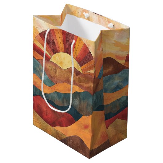 Boho zonsondergang over bergen - Retro aards lands Medium Cadeauzakje (Voorkant Gekanteld)