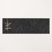 Boho Zwarte Bloem Gouden Monogram Naam Yogamat (Voorkant (horizontaal))