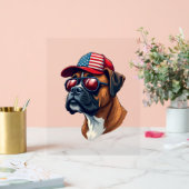 Bokser hond draagt wit rood blauw acryl bord (Huwelijk)