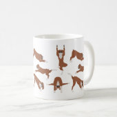 Boksershond doet yoga koffiemok (Voorkant rechts)