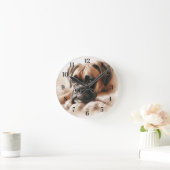 Boksershond in een serene pose ronde klok (Huis)