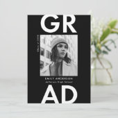 Bold Afstudeerder Black en White Photo Graduparty Kaart (Staand voorkant)