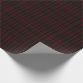 Bold Black and Crimson Dark Plaid Cadeaupapier (Hoek)