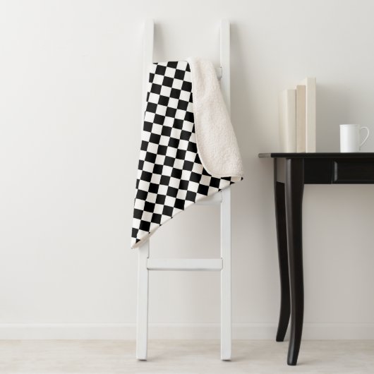 Bold Black and White Chevron Pattern Classic Sherpa Deken (In situ)