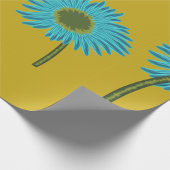 Bold Blue Daisy Art op mosterdgele achtergrond Cadeaupapier