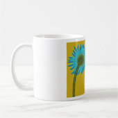 Bold Blue Daisy Art op mosterdgele achtergrond Koffiemok (Links)